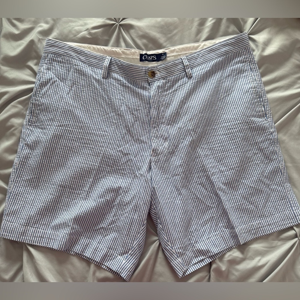 Chaps Blue and White Striped Seersucker Shorts 100% Cotton Size 40 9” Inseam